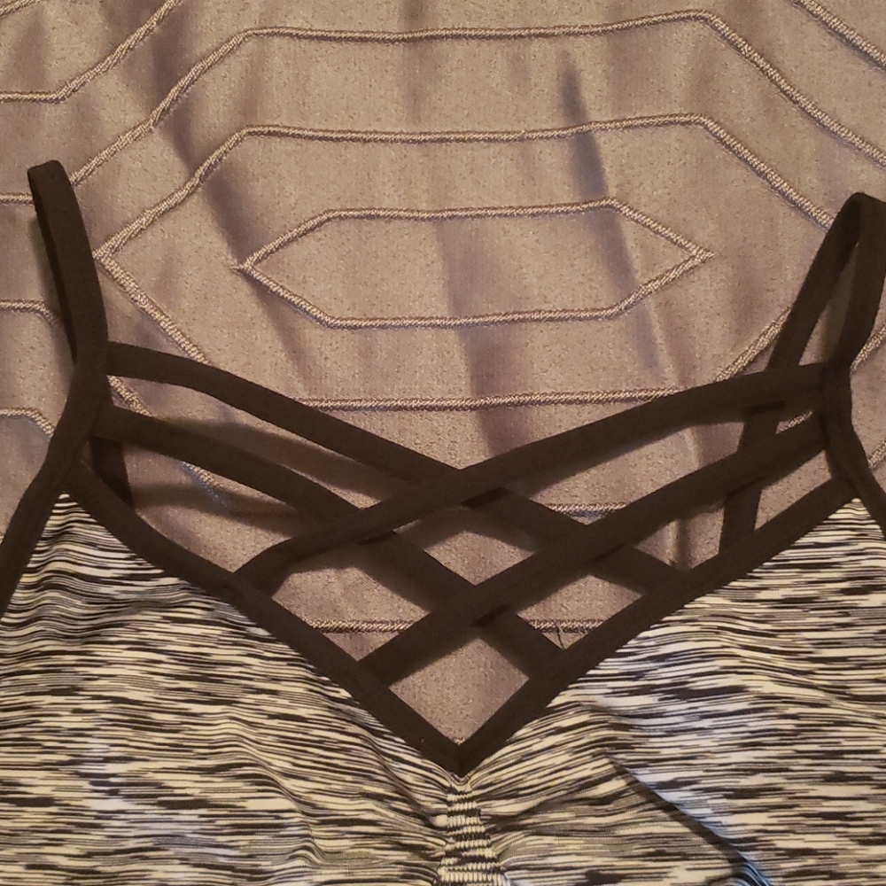 Sports Bra - Picture 4 of 5